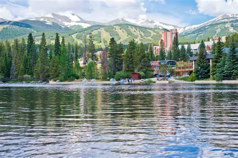 The Wedding Website of Stephanie Dobos and Travis Humphreys