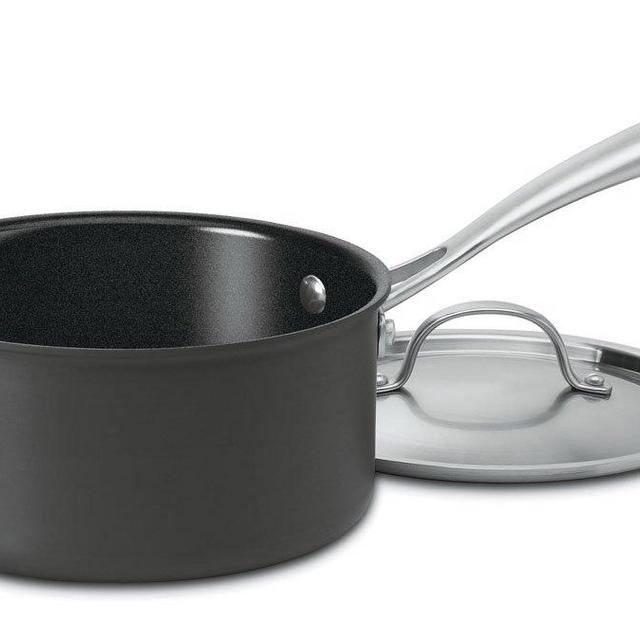Cuisinart GG192-18 Green Gourmet Hard-Anodized Nonstick 2-Quart Saucepan with Cover