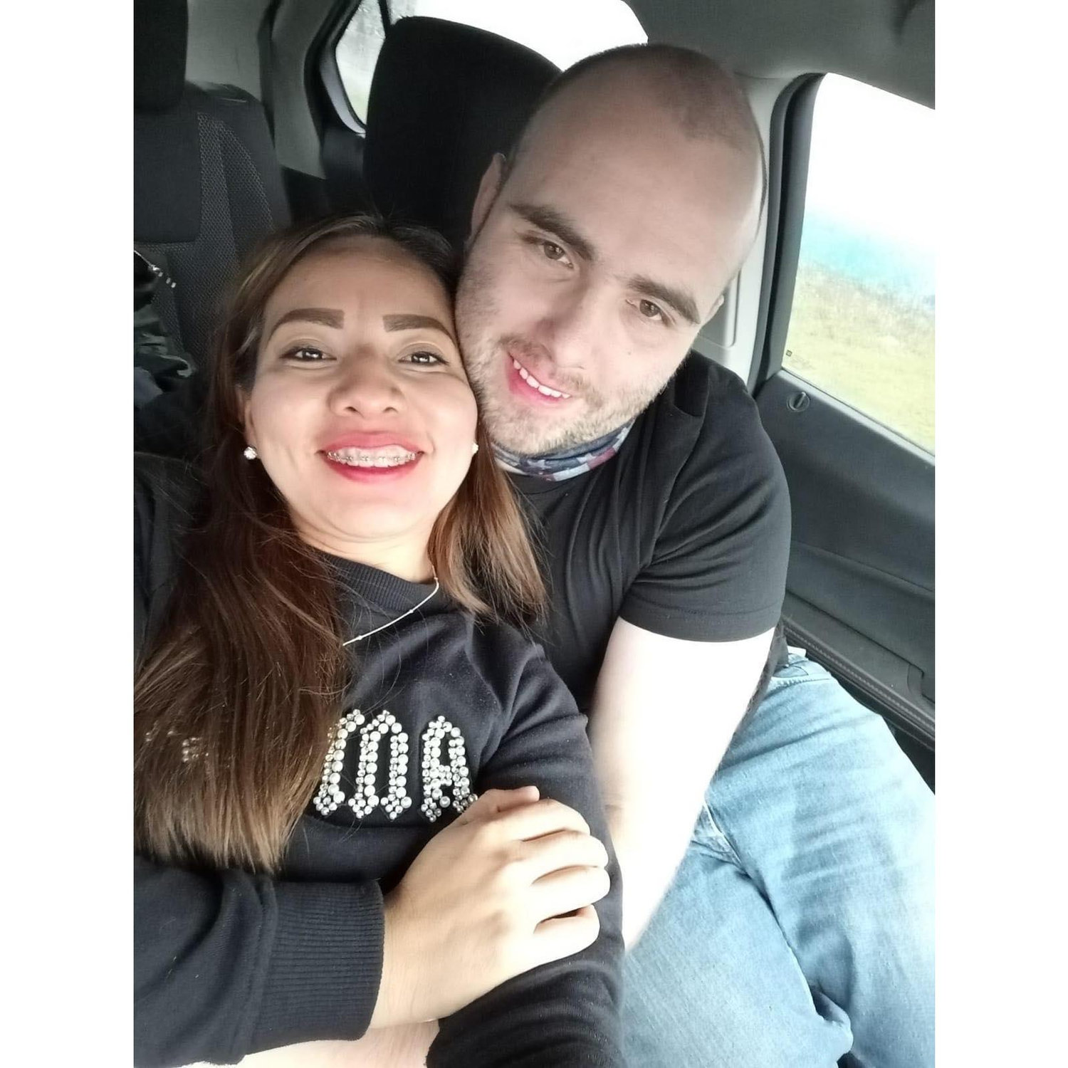 Nos enamoramos trabajando para estar siempre al lado del otro.