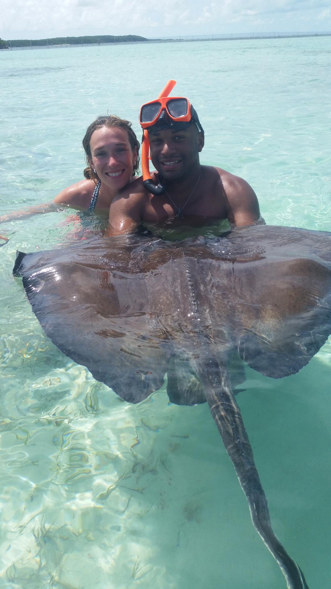 Cruise to the Bahamas.....found a stingray 😋