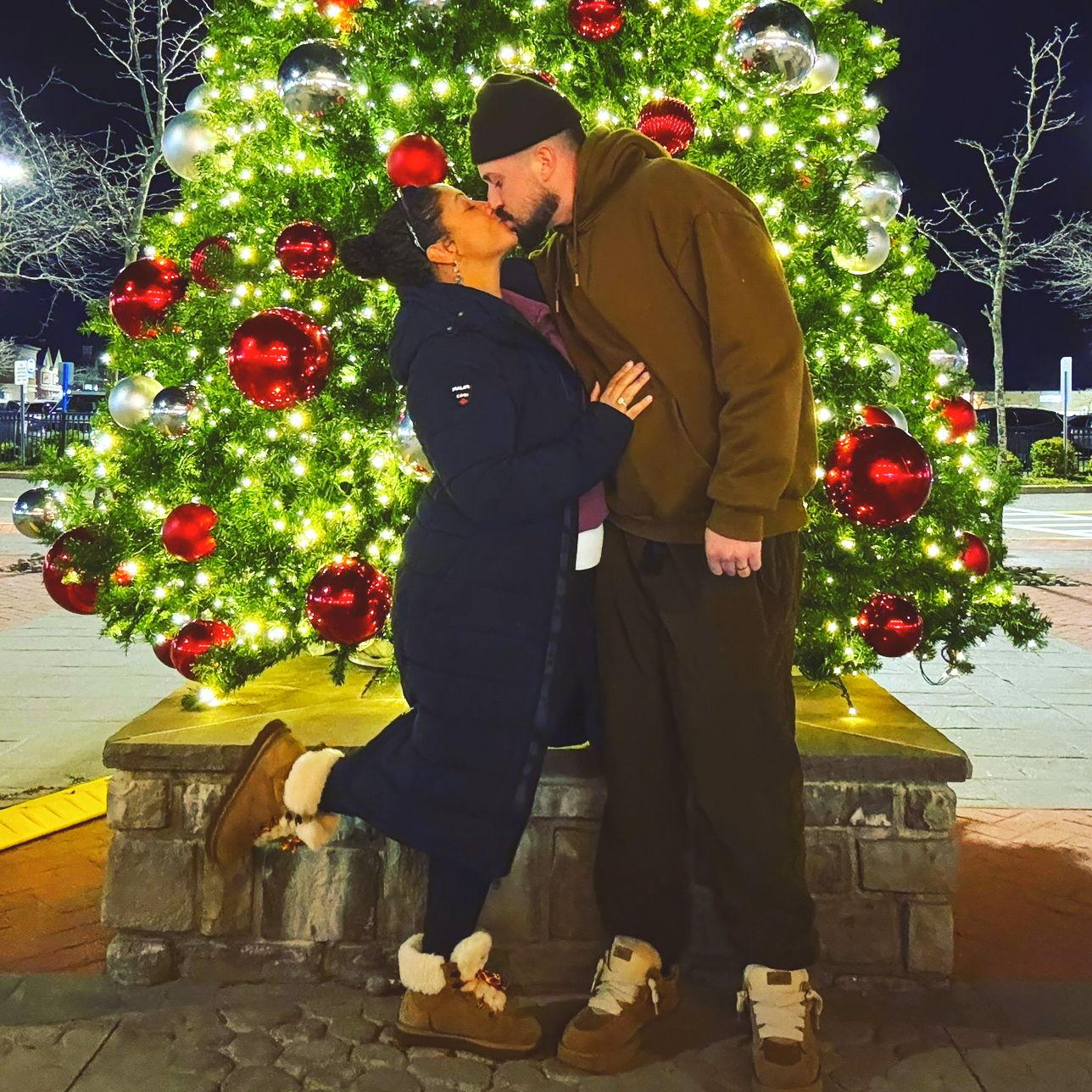 Meet me under the mistletoe!