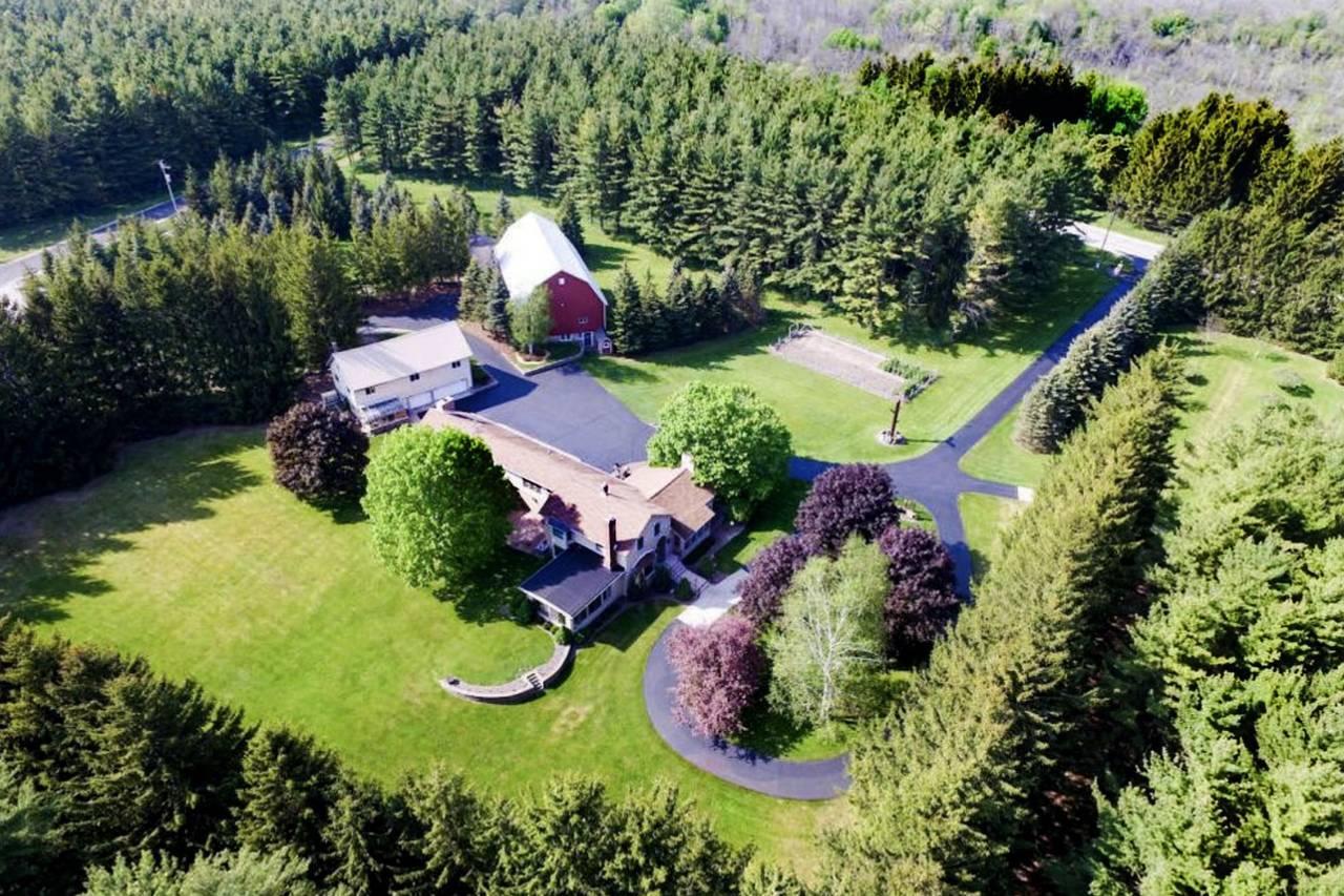 The Wedding Website of Julie Krizan and Christopher Storlie