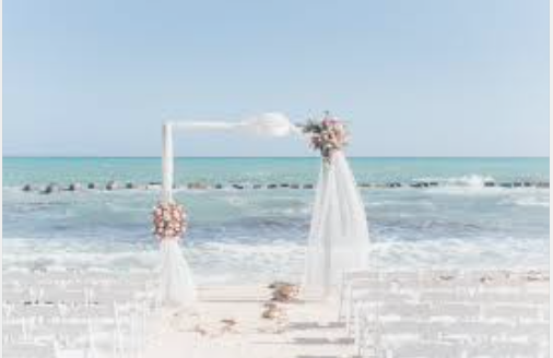 The Wedding Website of Laura Herrera and Anton Marrow
