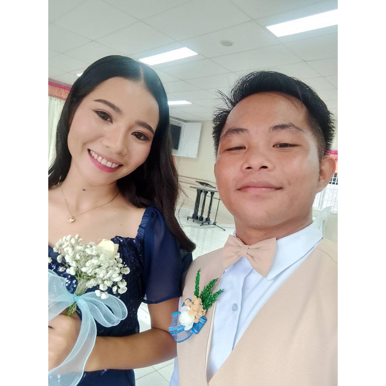 This was the wedding of his close friend. I was part of the entourage, and he was one of the groomsmen, so we ended up as partners. It felt a bit awkward, but it was fun. 😁