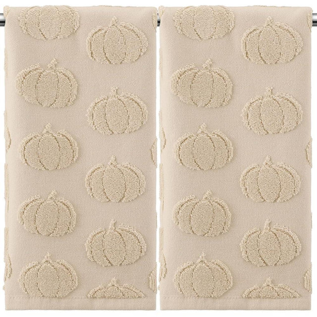 Mindsoft 2 Pcs Fall 3D Beige Pumpkin Jacquard Hand Towels for Bathroom Thanksgiving Pumpkin Towels Autumn 100% Cotton Soft Absorbent Decorative Weave Bathroom Decor Gift, 13.7 x 29.5 Inch
