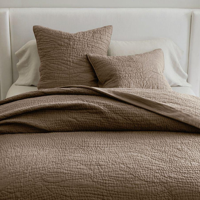 Belgian Flax Linen Handcrafted Quilt, CafÃ© Noir, Full/Queen