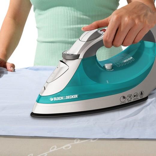BLACK+DECKER™ Express Steam Cordreel Iron