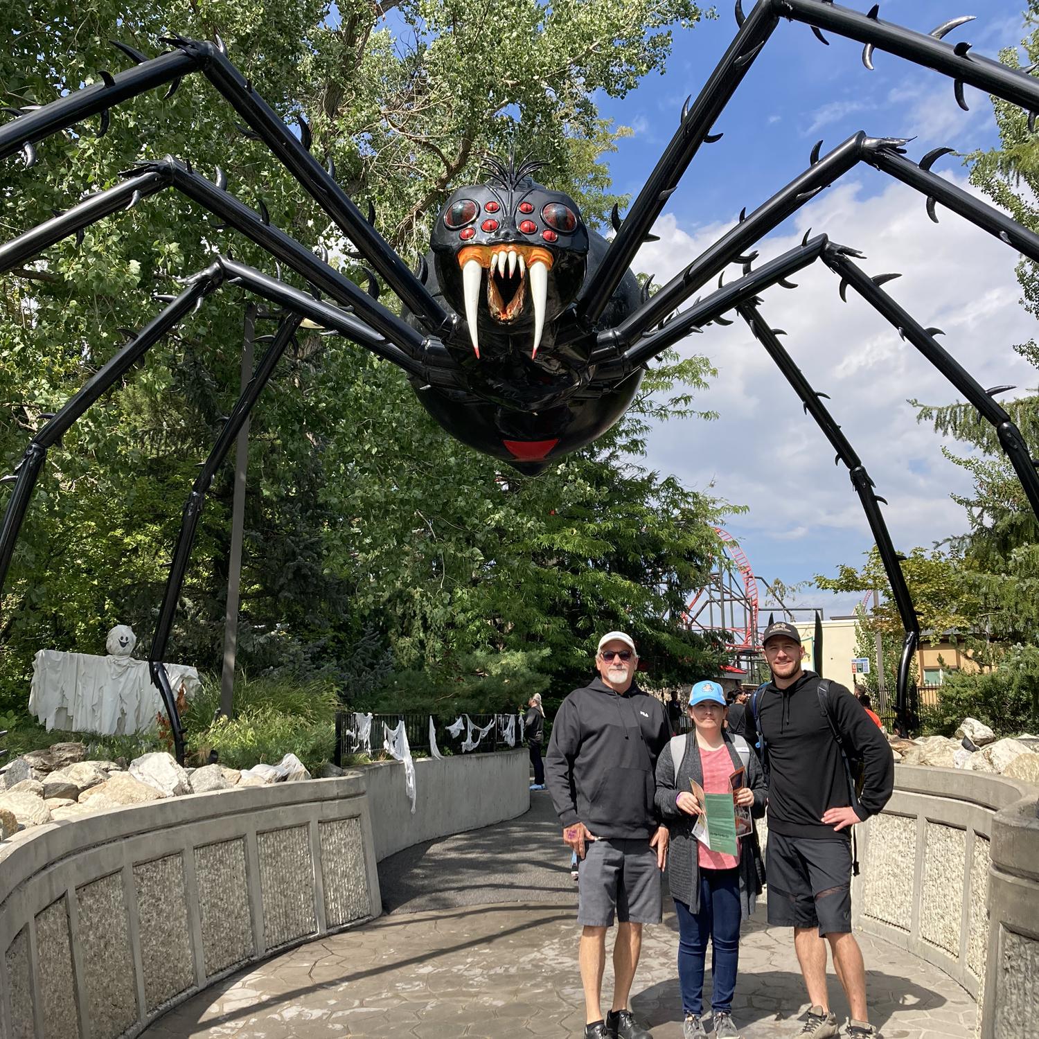 Kayte’s dad Gordon, sister Ellie, and brother Andy at Lagoon in Utah