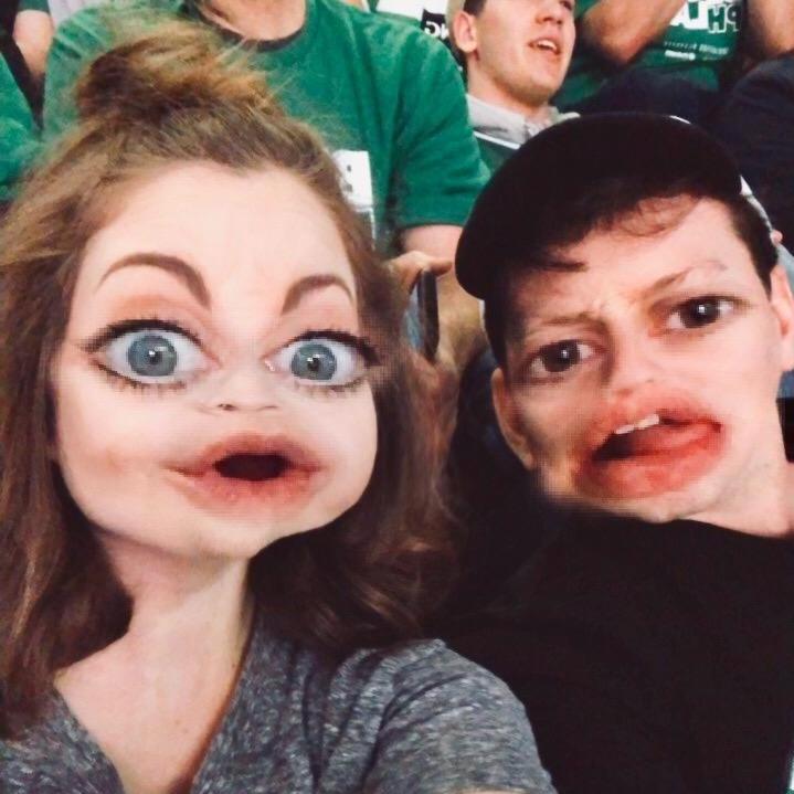 Dolfy's Whatsapp photo that Alex will never let him change.
La foto de Whatsapp de Dolfy que Alex nunca dejara que cambie.