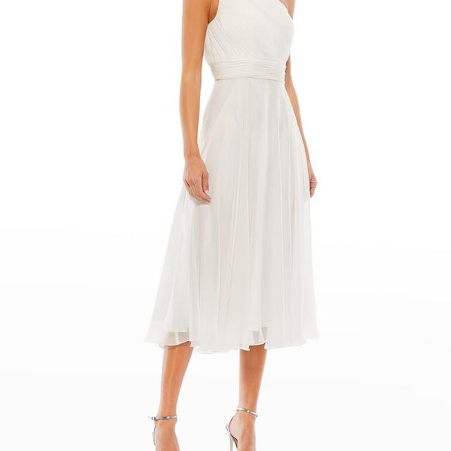 Mac DuggalOne-Shoulder Pleated Chiffon Gown