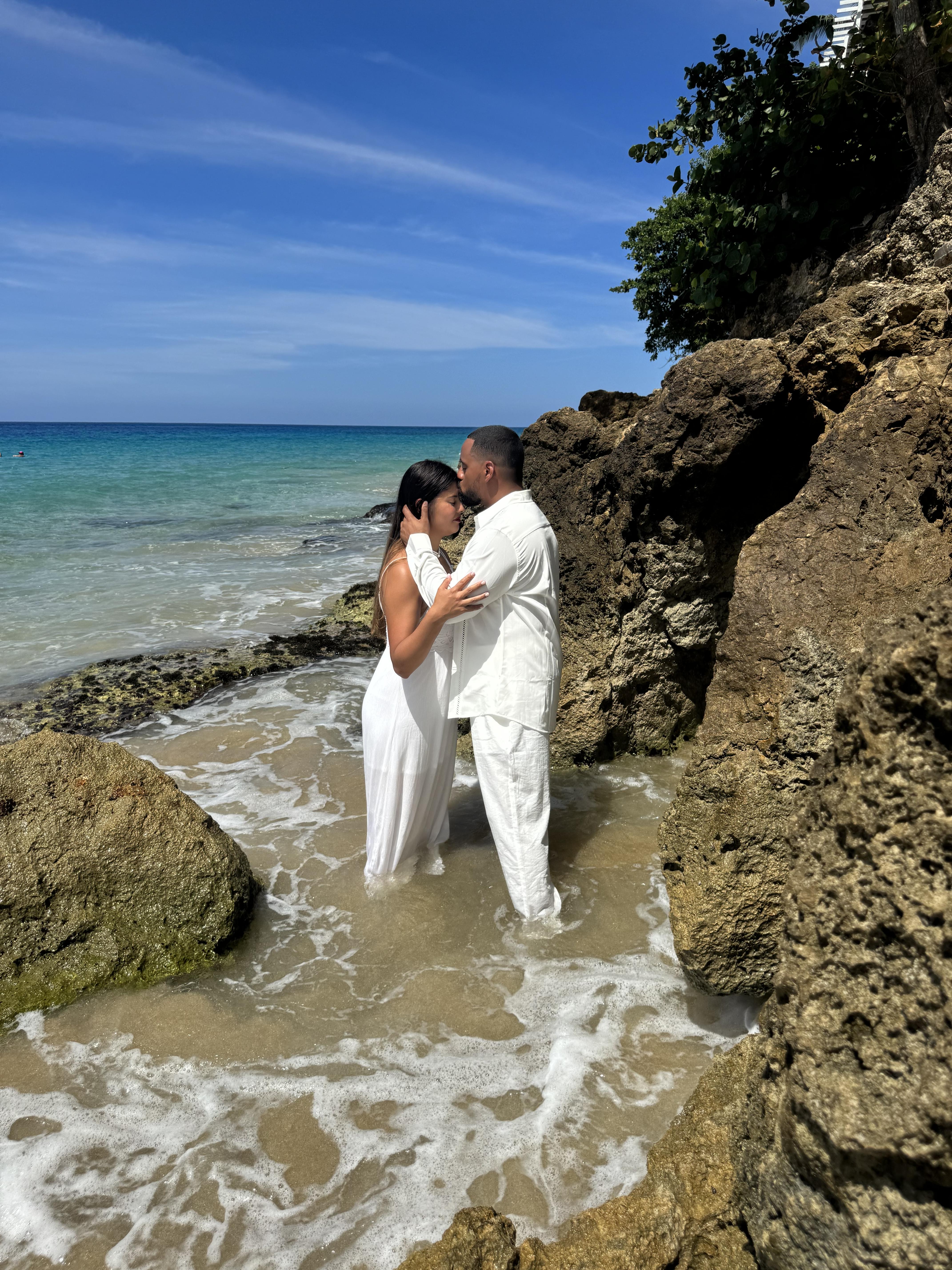 The Wedding Website of Cynthia Moreno and Lino Diaz