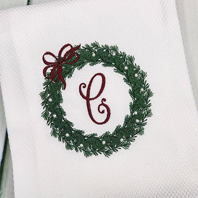 Monogrammed Christmas Hand Towel / Kitchen Towel / Wedding Gift / Christmas / Christmas Embroidered Towel / Tea Towel