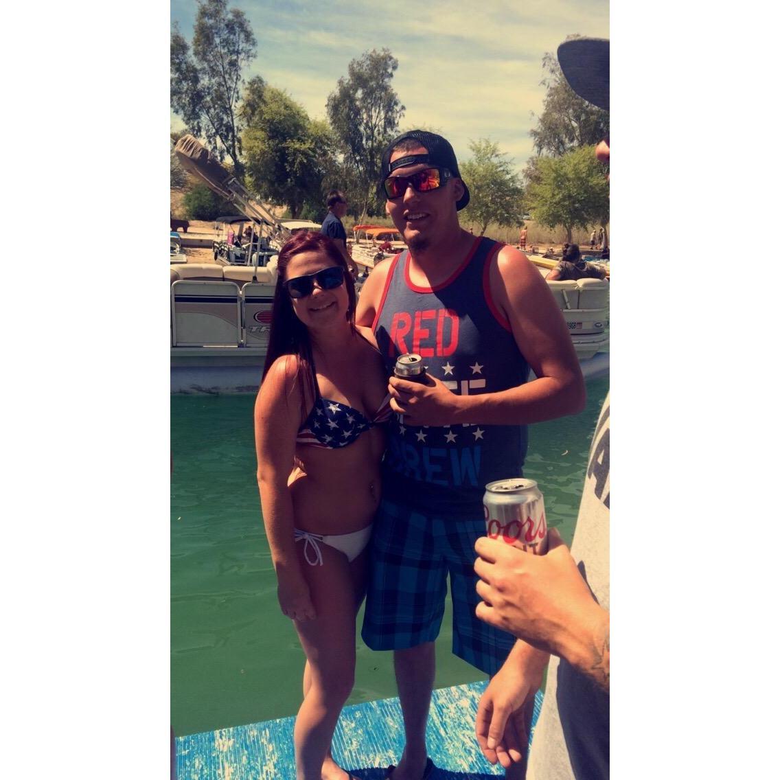 We have our annual trip to Havasu with a bunch of friends!
03/27/2016