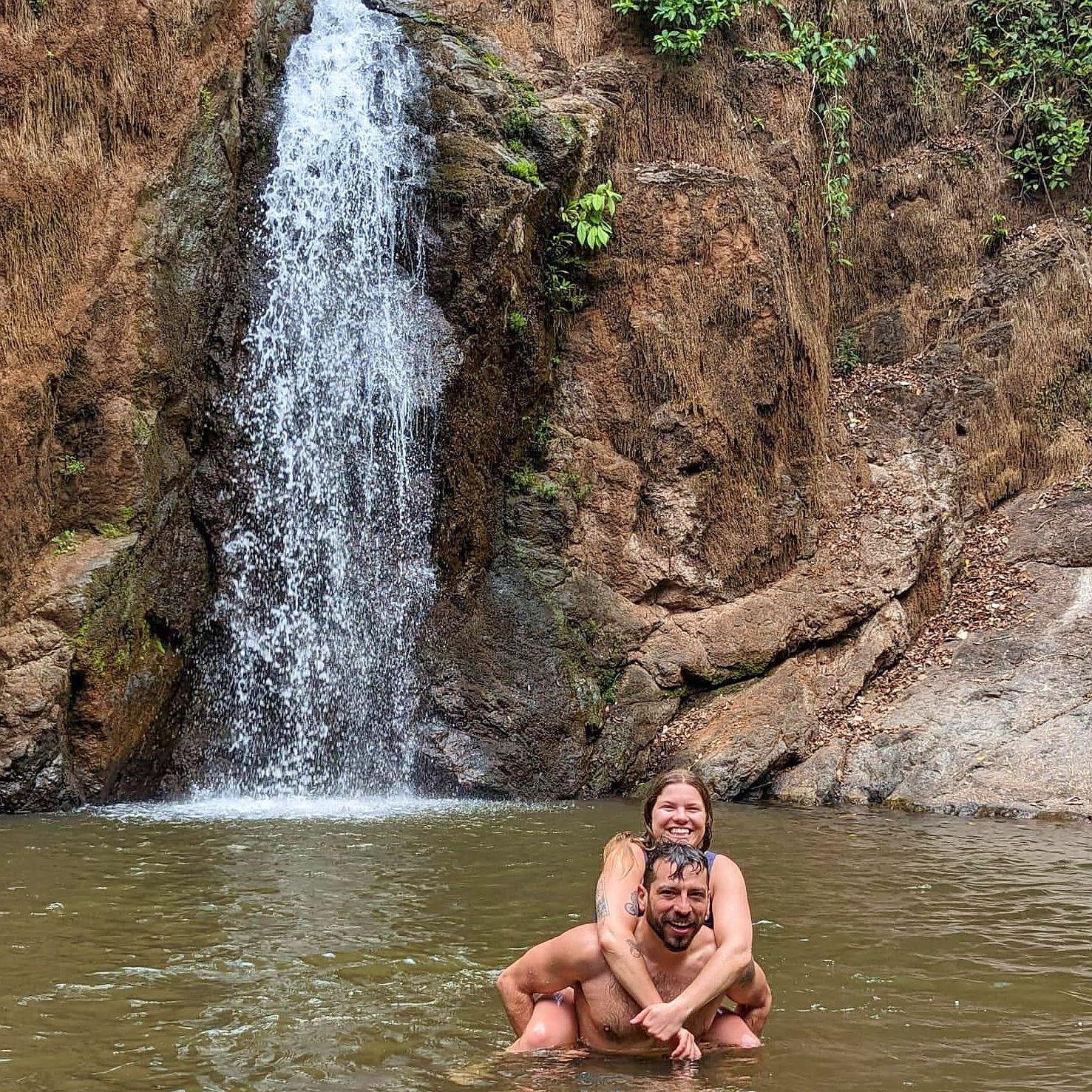 Travel bugs from the start with a seaside romantic adventure week in Costa Rica. Also, one of the worst sunburns Alaina has ever had.