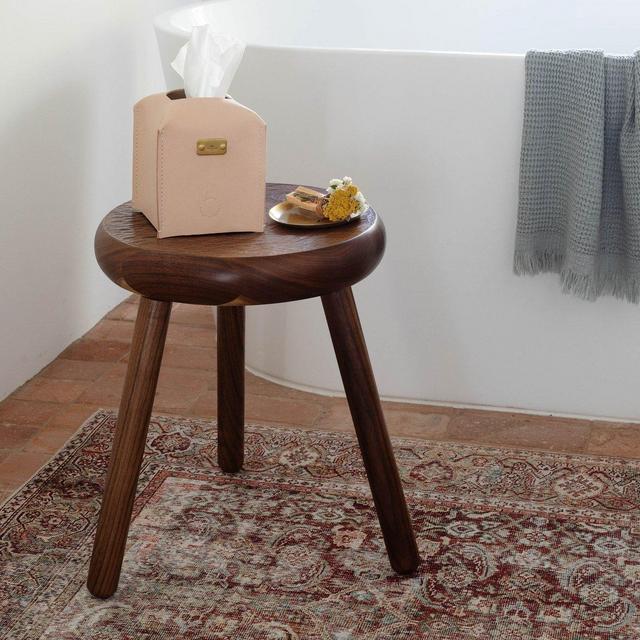 The Amber Tissue Box Made by Shoppe
