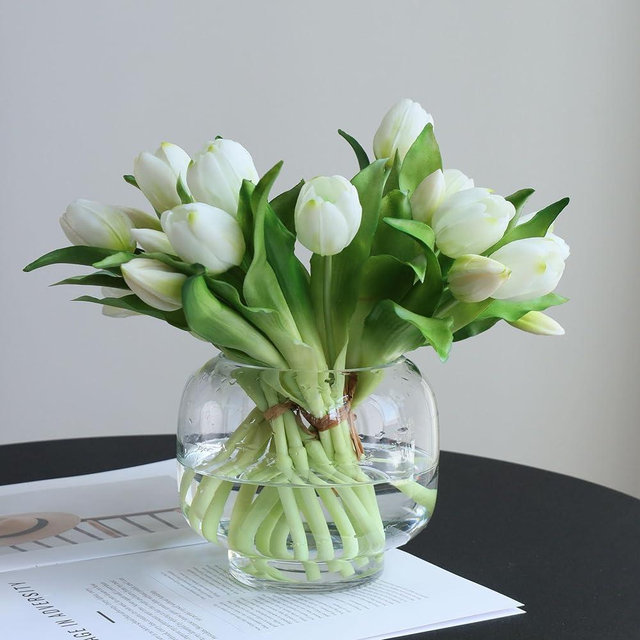grtefhu 20 Pcs Artificial White Tulips,Real Touch Faux Tulip Flowers Bulk for Wedding Centerpieces,Vase Arrangements,Home Table Decor