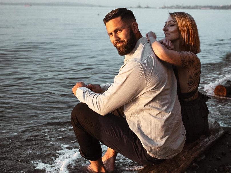 The Wedding Website of Danielle Phillips and Connor Brott