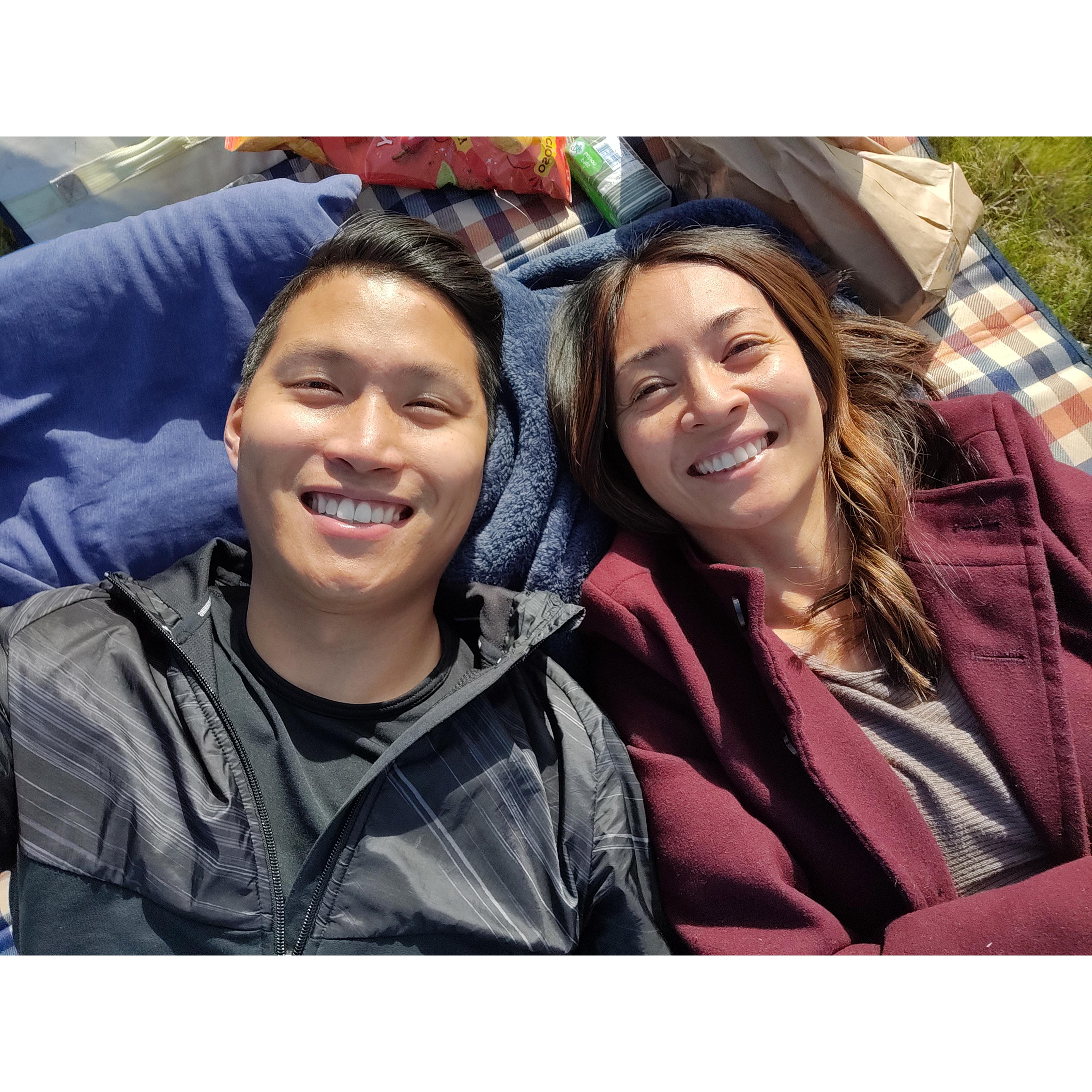 lying down en los parques...