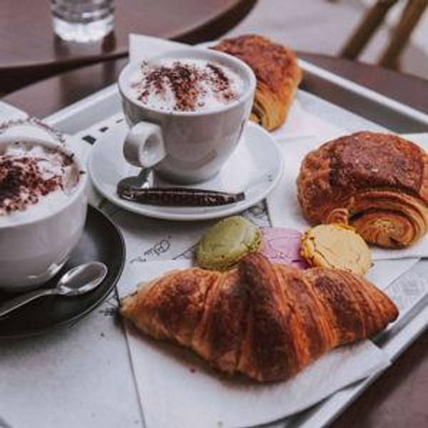 Cafe Dates in Paris