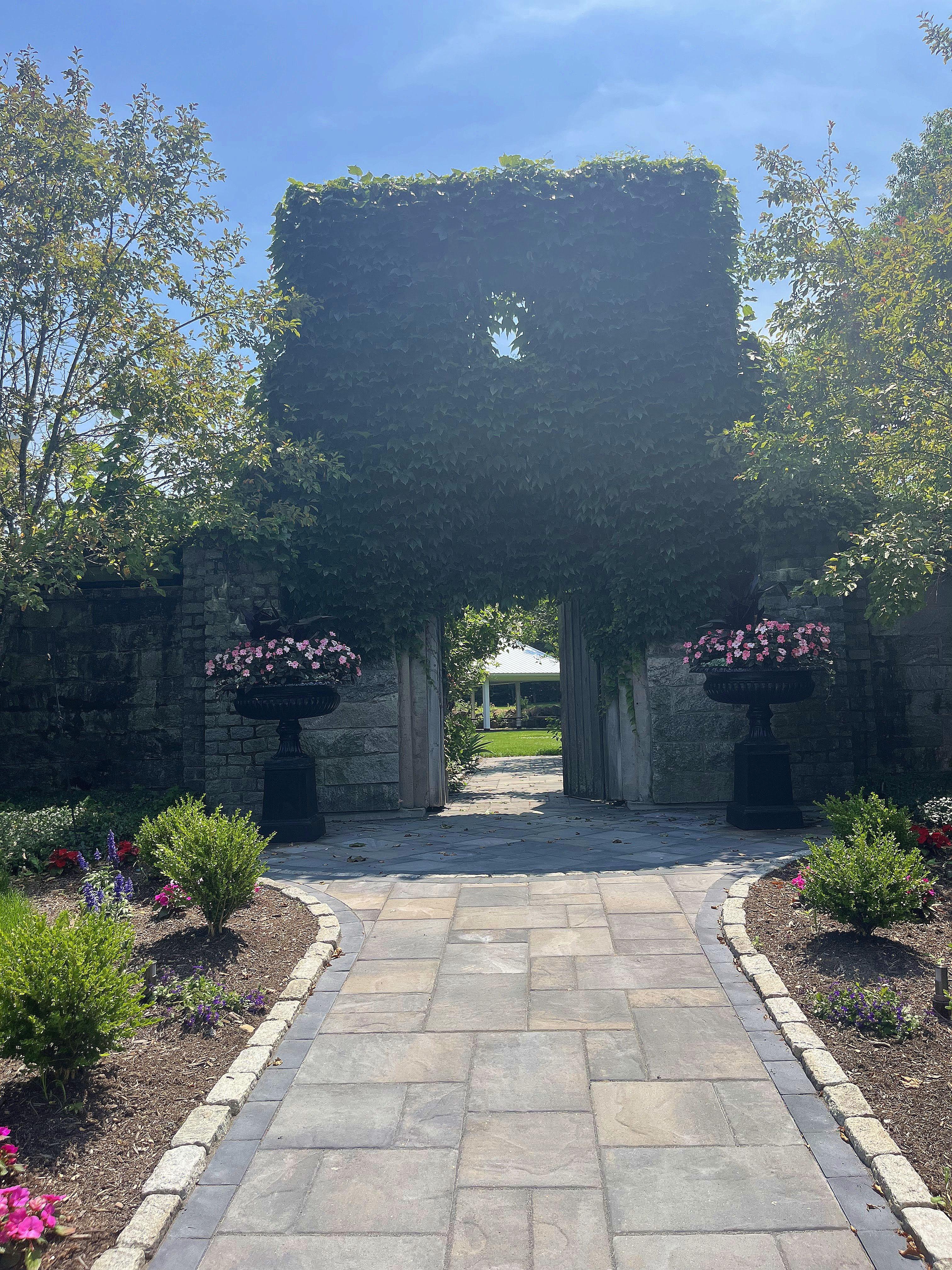 The Wedding Website of Eric Hutchins and Tiffany Legare