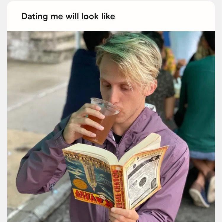The Hinge photo that started it all.
