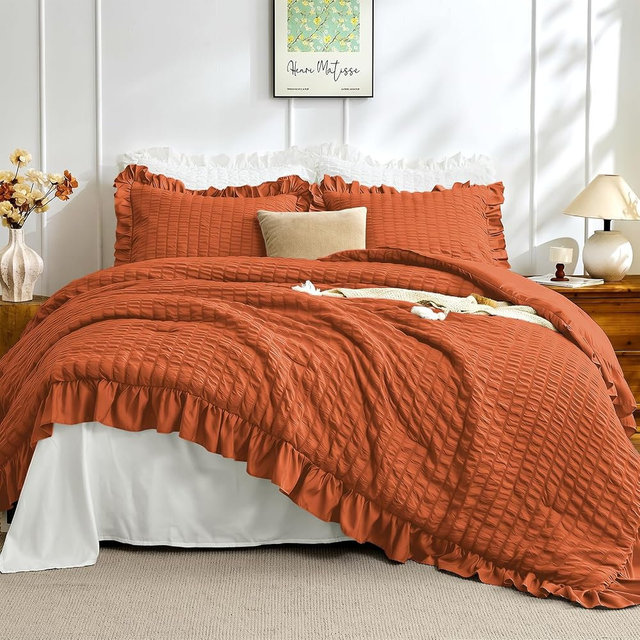 JOLLYVOGUE Burnt Orange Queen Comforter Set, 3 Pieces Seersucker Comforters Queen Size, Lightweight & Fluffy Bedding Sets Queen for All Season with 1 Ruffle Comforter and 2 Ruffle Pillowshams