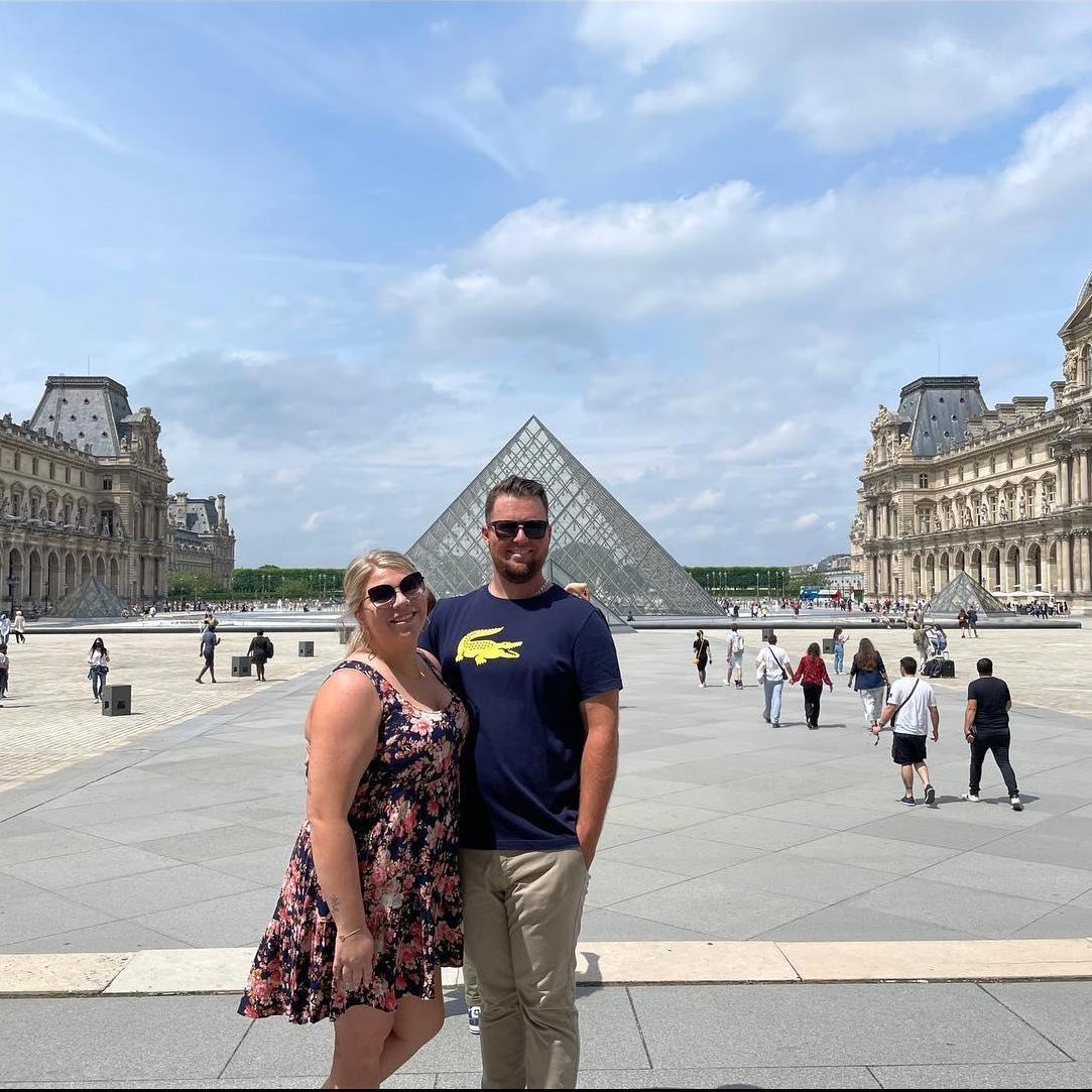 Just a nice walk around the famous Louvre Museum in Paris!