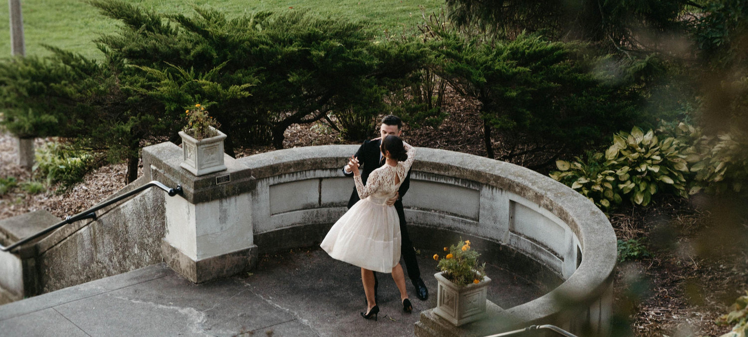The Wedding Website of Ariana Elizabeth Moshref and Thomas James Wright