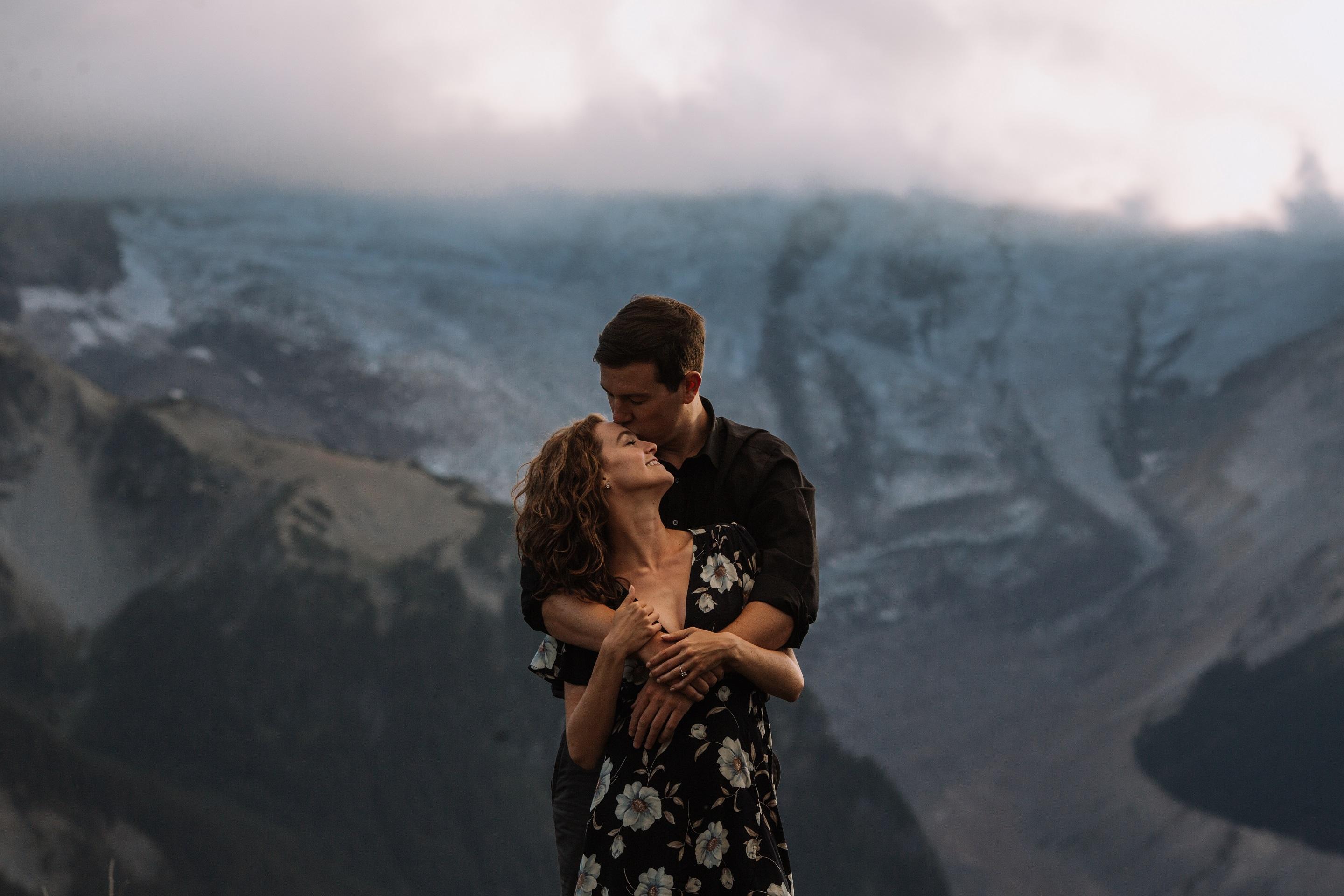 The Wedding Website of Samantha Hellwig and Travis Kuhns