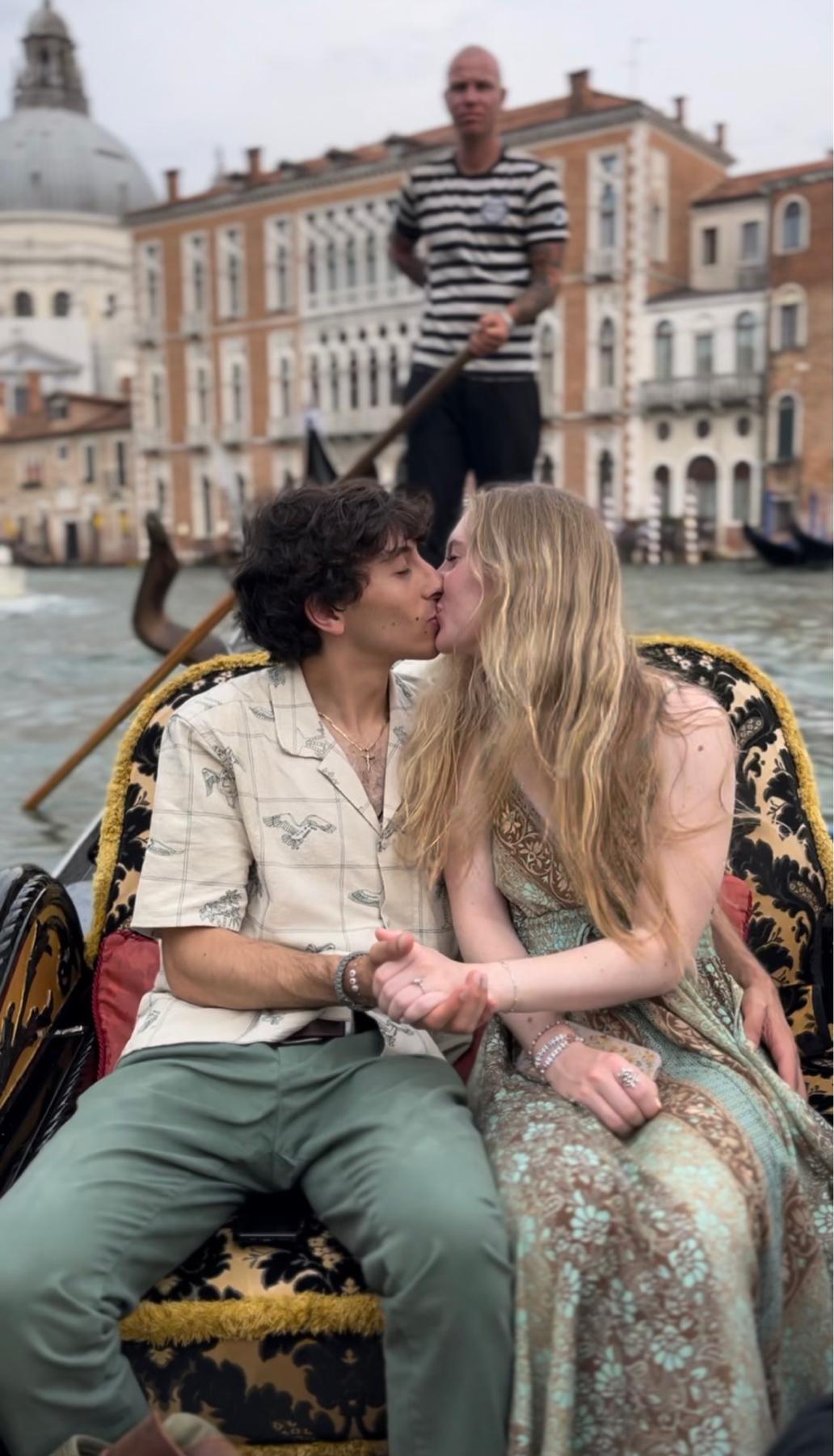 Kissing on a Gondola in Venice… what could be better?