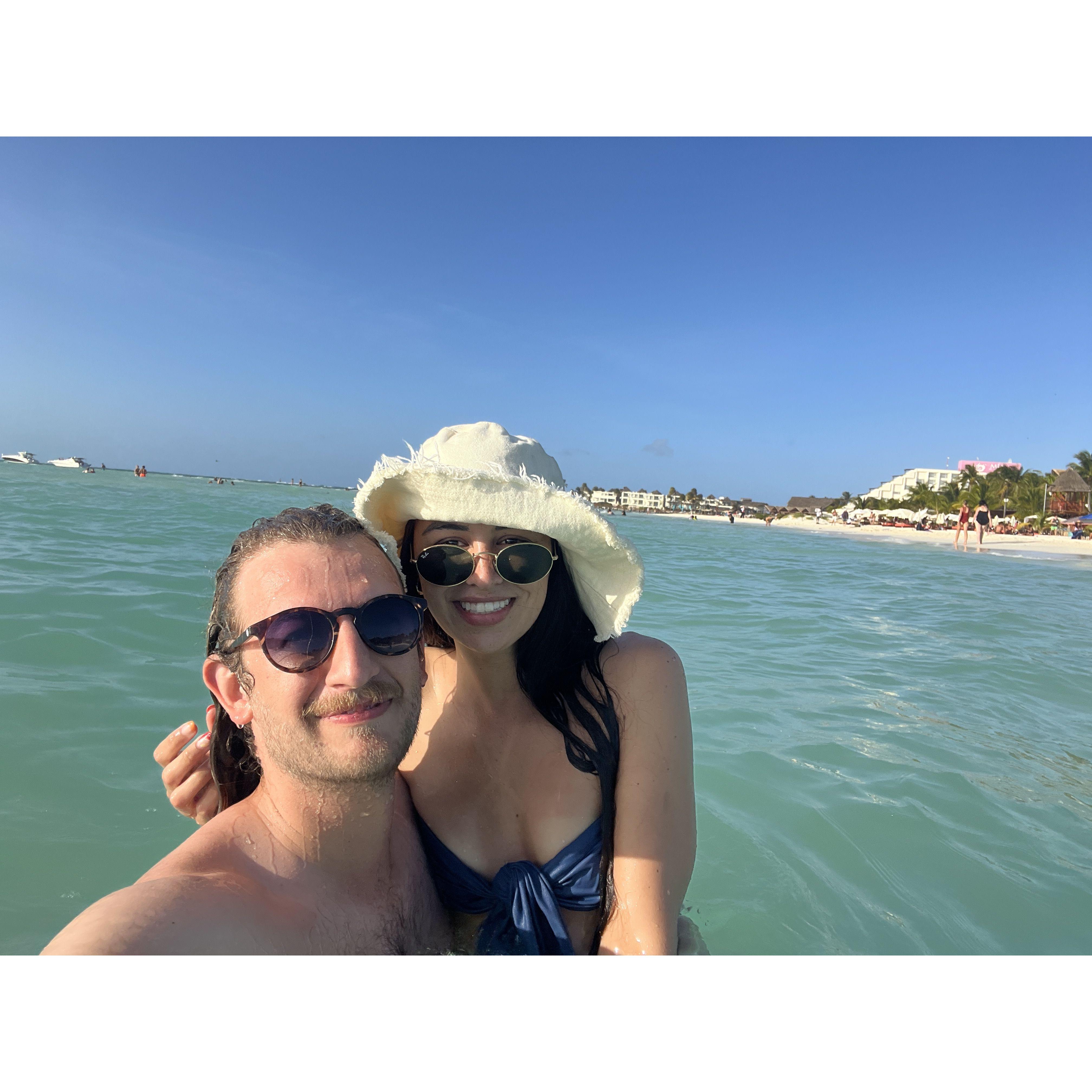Isla Mujeres Island... Prettiest beach we've ever seen - T