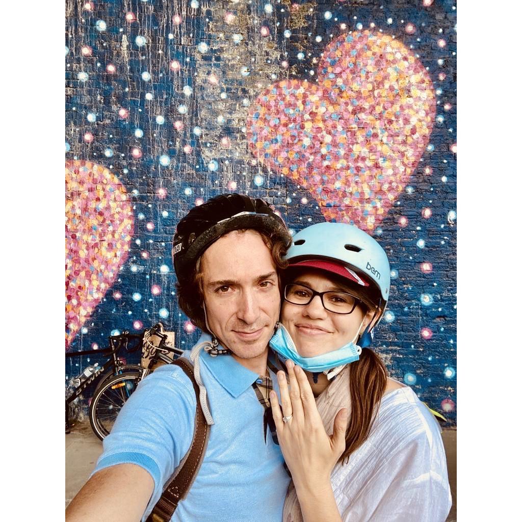 Al ritorno da Hatton Garden, dove abbiamo fatto aggiustare la grandezza dell’anello!
Finalmente è di misura! 💍 💘 🚲