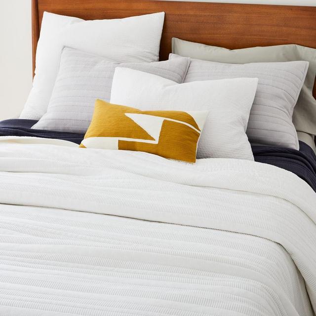 Organic Dobby Ladder Stripe Coverlet, Full/Queen, White