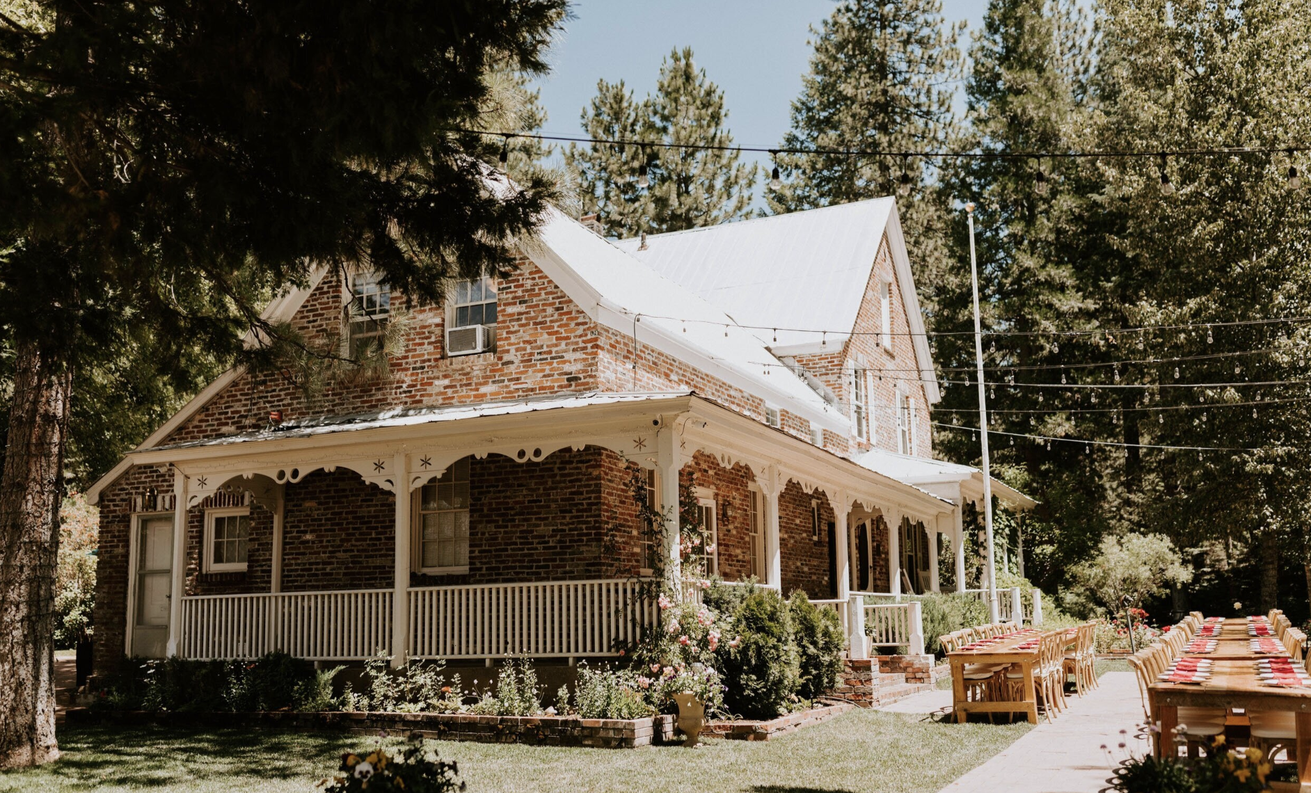 The Wedding Website of Taylor Jones and Logan Wolf