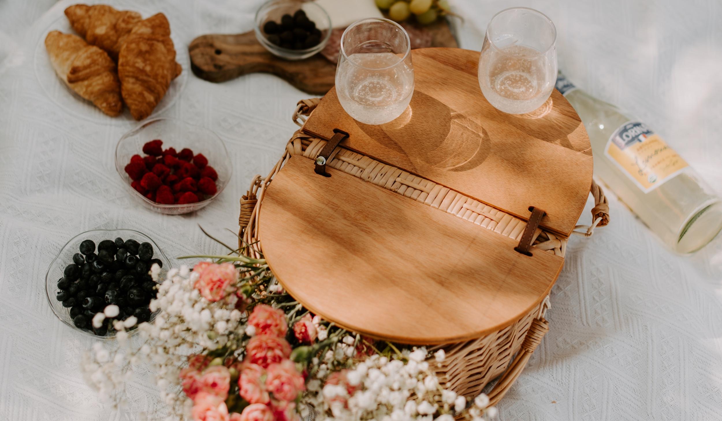 The Wedding Website of Massiel Luna and Matthew Limneos