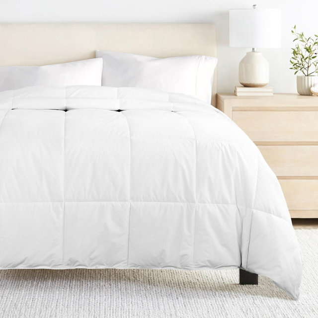 100% Brushed Cotton Comforter with Down-Alternative Fill - All-Season Bedding - Becky Cameron, White, King/California King