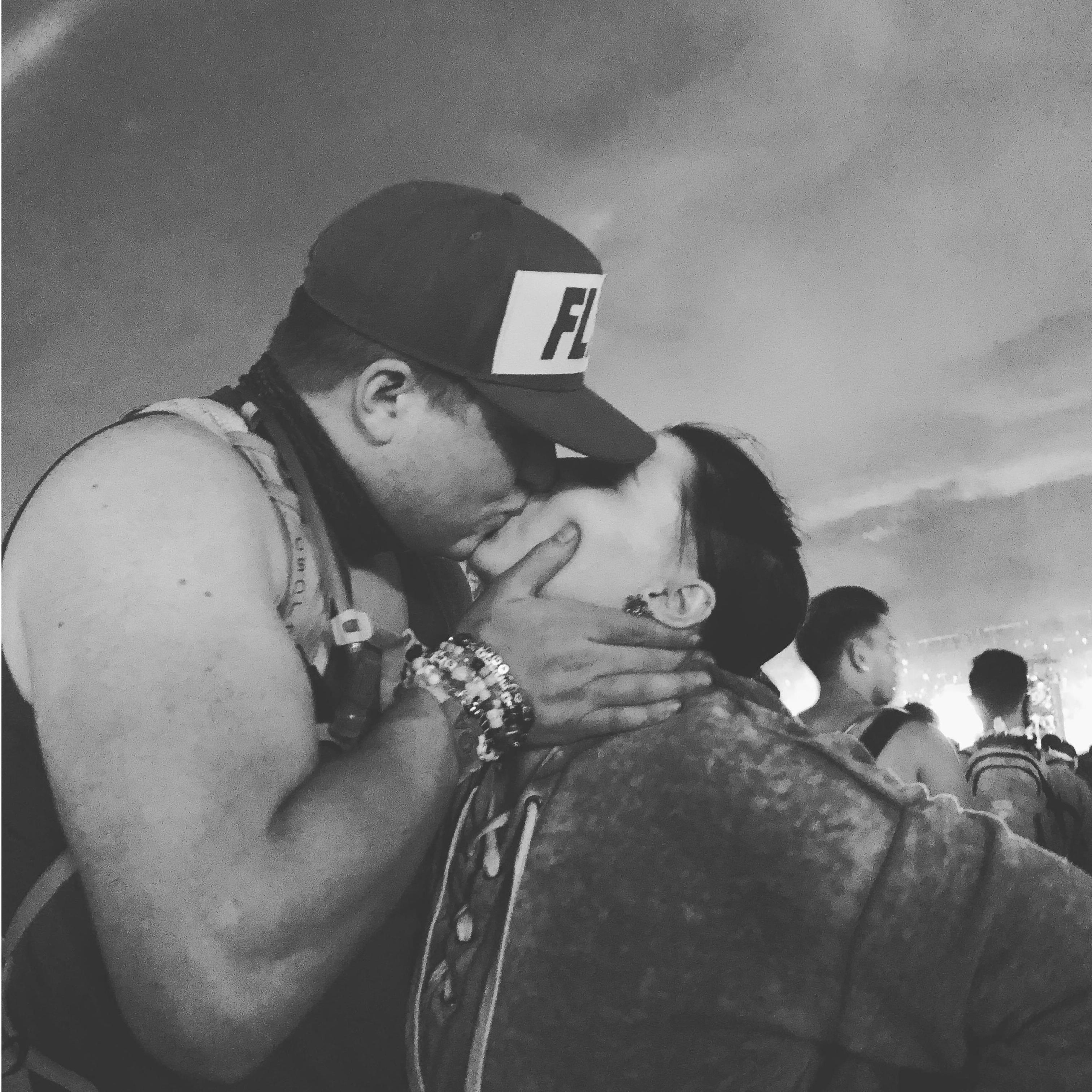 Kissing under the electric sky <3