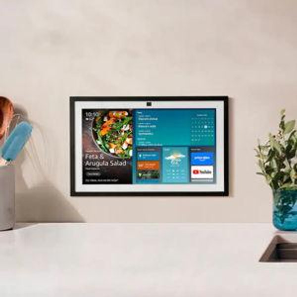 Amazon - Echo Show 15 Full HD 15.6" smart display for home organization, with built-in Fire TV and Alexa - Black