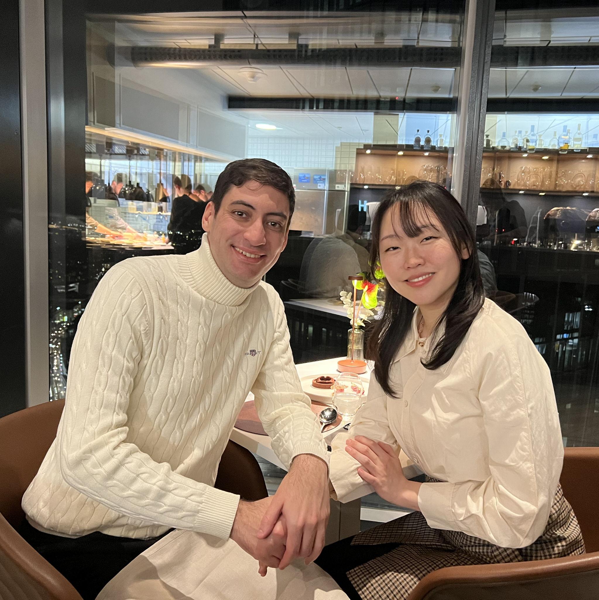 First Valentine at the Main tower restaurant. 발렌타인 데이 데이트