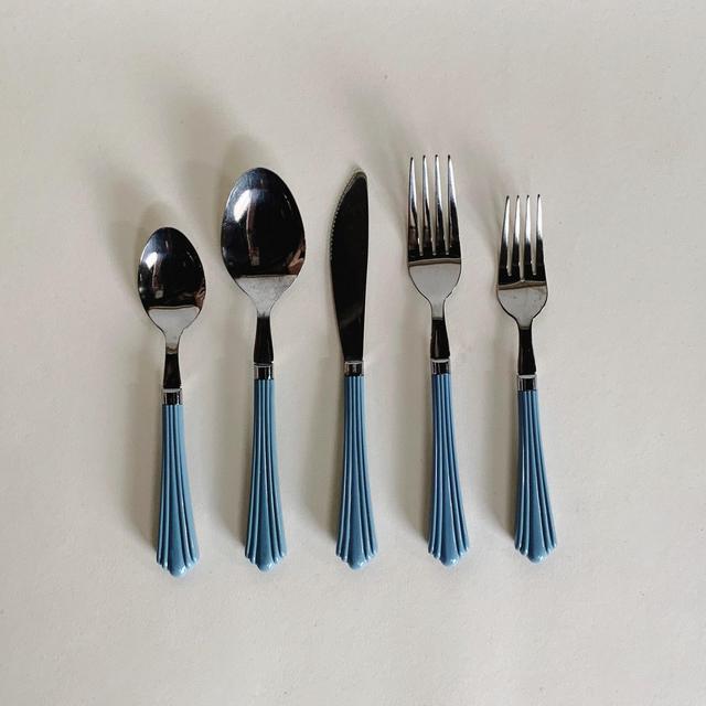 BLUE DECO FLATWARE - 4 Settings Included