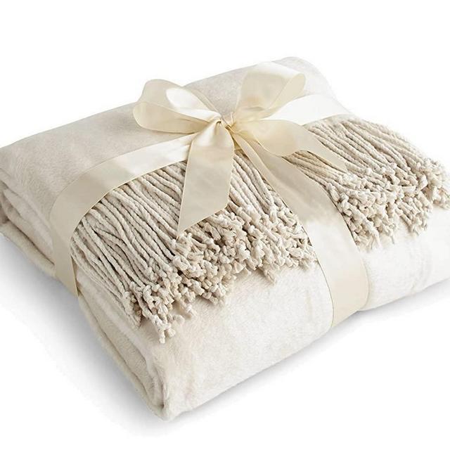 Luxury Pure 100% Mulberry Silk Throw, Genuine Natural 100% Silk Oversized Super Soft Plush Blanket in Ivory or Beige (Ivory)