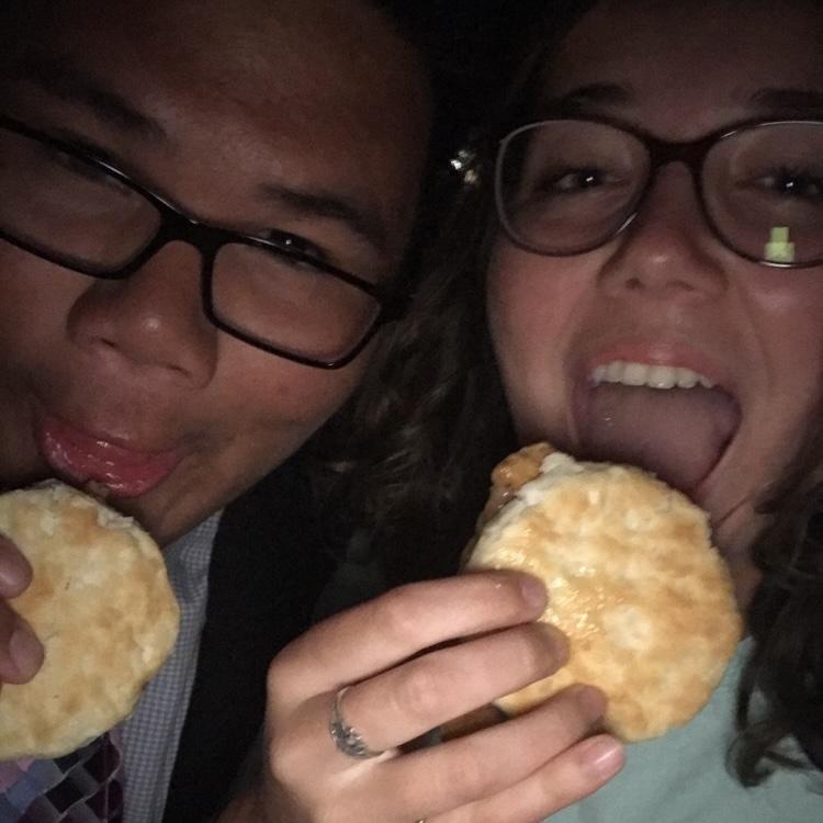 Midnight HBCB on the library steps 📚