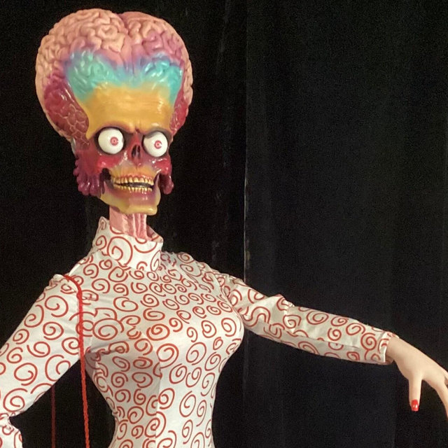 Mars Attacks Martian Girl life size figure