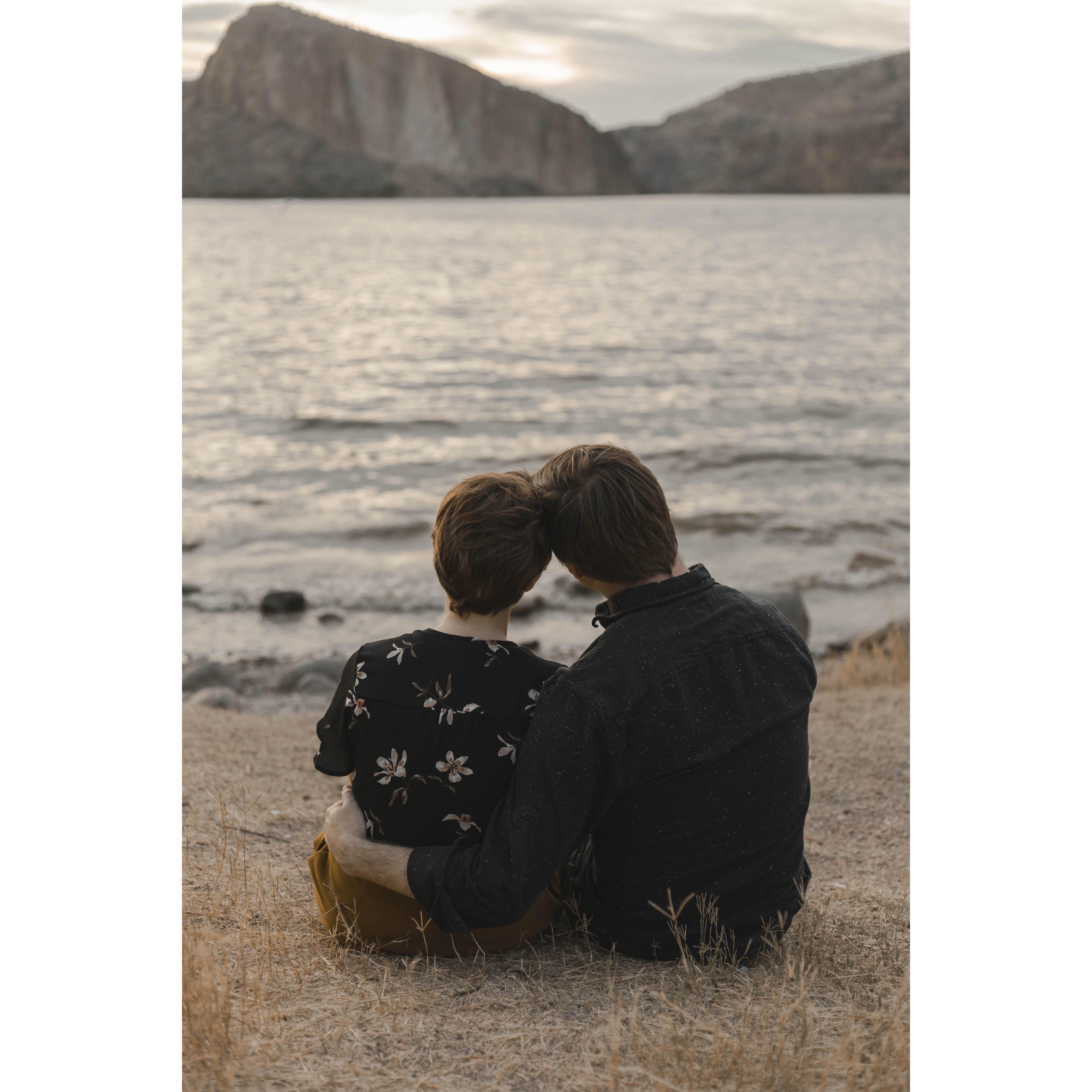 Engagement Photos at Canyon Lake with Sara at Cactus Life Photography