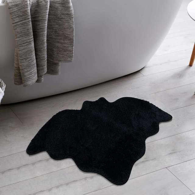 Casasphere Bat Bathroom Rugs, Halloween Bath Mat Non-Slip Bath Rug Machine Washable Goth Rug, 31"×20" Small Area Rugs for Front Door Bedroom Kitchen（Black）