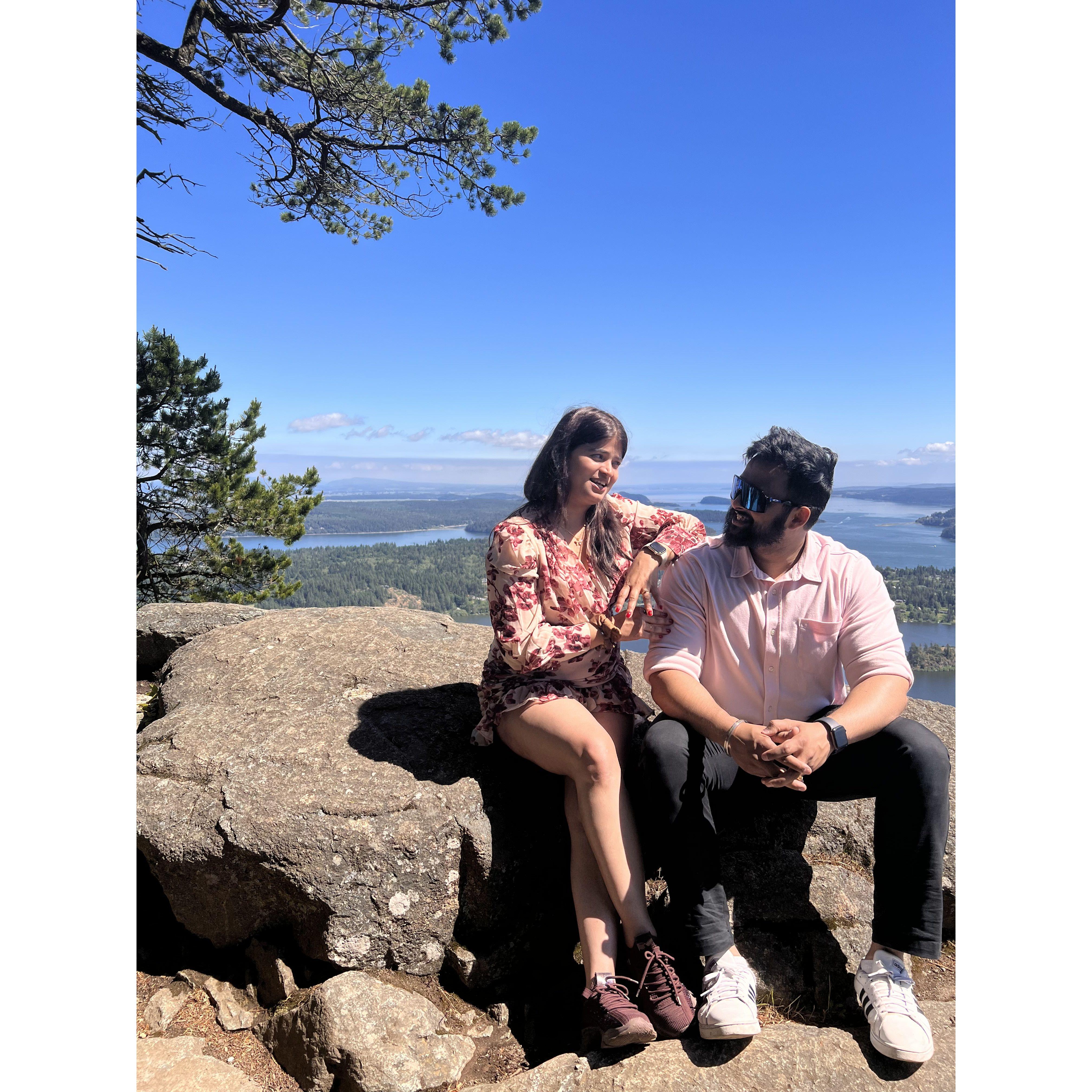 The conversation was just done to make this picture look candid. But oh boy, was I just looking at her eyes....(drooling)