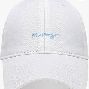 Mr and Mrs Hats for Honeymoon Essentials,Engagement Gifts for Couples,Wedding Gifts for Bride and Groom