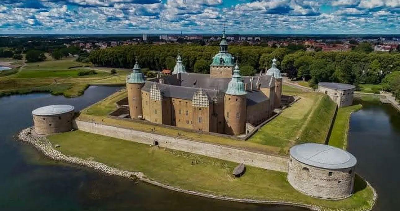 The Wedding Website of Melanie Burnett and Jared Fein