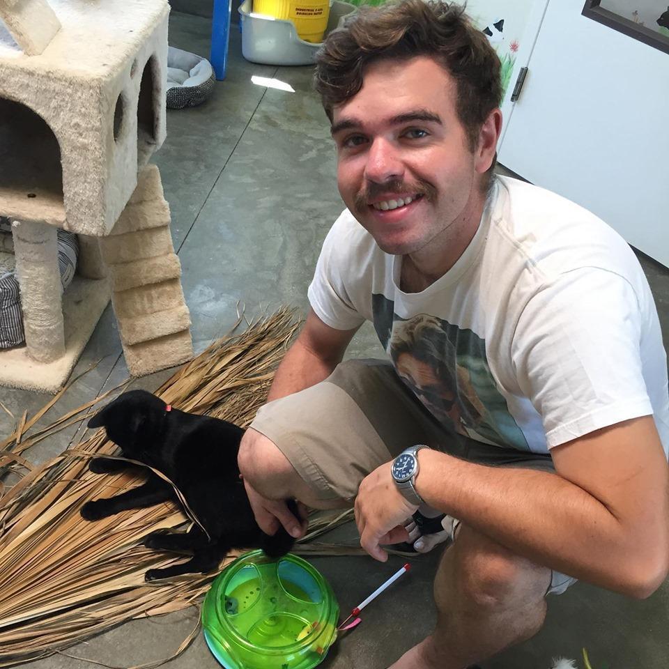 I'm a dog person myself but he makes that cat look pretty cute