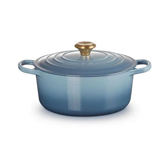 Signature Round Dutch Oven